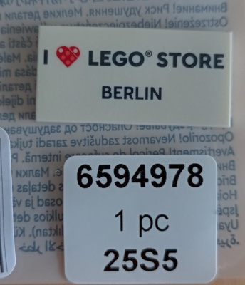 5009507-1 I Heart LEGO Store Berlin Tile