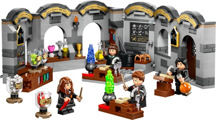 76431-1 Hogwarts Castle: Potions Class