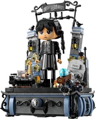 76780-1 Wednesday Addams Figure