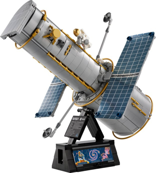 11382-1 Hubble Space Telescope