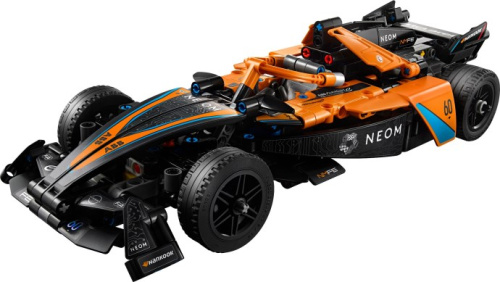 42169-1 NEOM McLaren Formula E Team