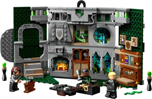 76410-1 Slytherin House Banner