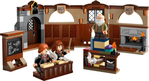 76442-1 Hogwarts Castle: Charms Class